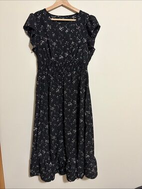 ♻️ SHEIN Black Floral Smocked-Waist Dress with Flutter Sleeves
